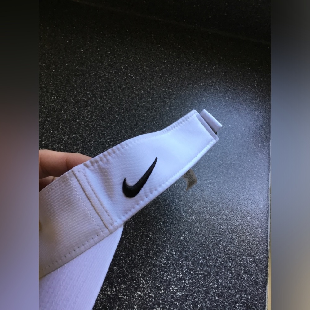 NIKE - Picture 6 of 15